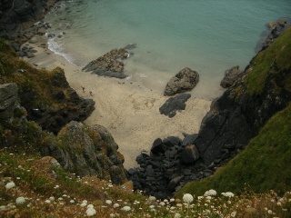 Laven-a-caen, Housel Bay